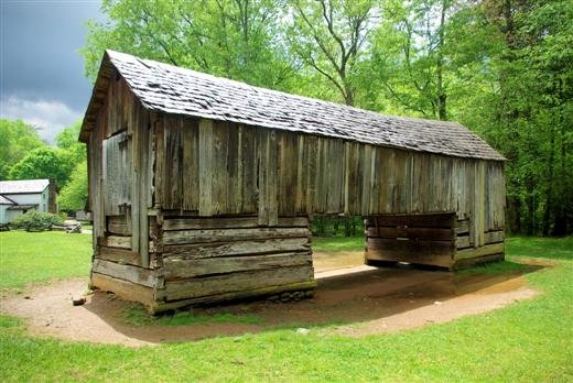 drivethroughbarn2.jpg