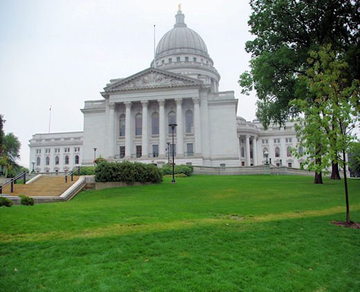 wisconsincapitolbuilding4.jpg