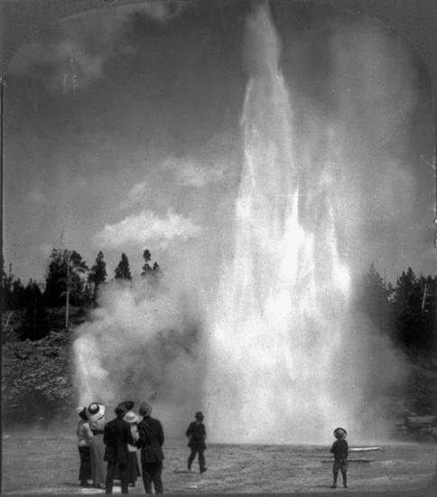 grandgeyserinaction200feethighupperbasin.jpg